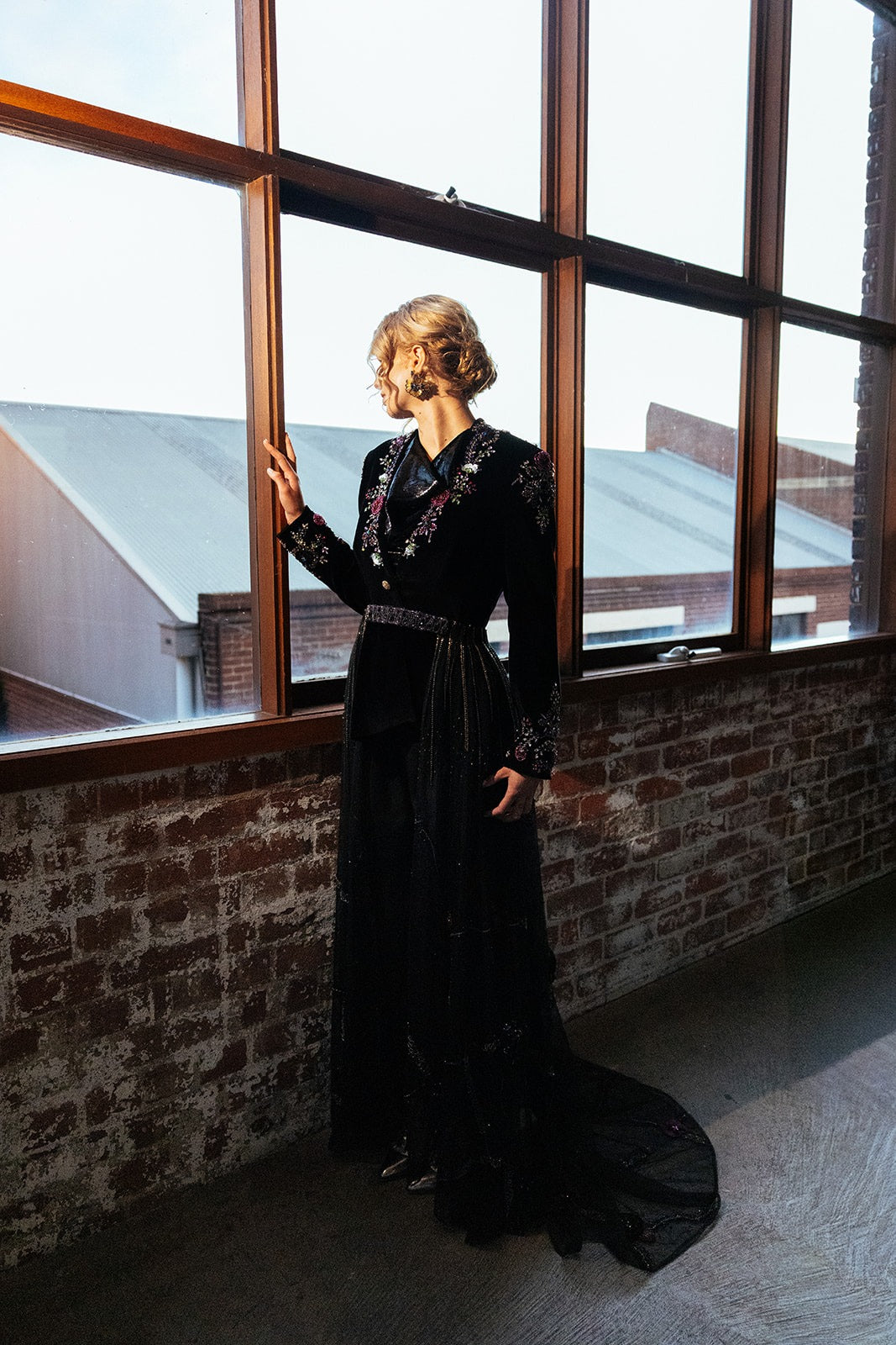 Natalia Embroidered Train | Black